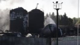 Sikerült teljesen eloltani a tüzet a Kijev mellett kigyulladt olajraktárban