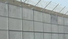 Négy méter magas kerítést emelnek a 175 kilométeres magyar-szerb határon