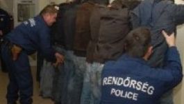 Román embercsempész ellen emeltek vádat Magyarországon