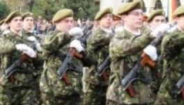 Önkéntesek toborzását sürgeti a hadseregbe a védelmi miniszter