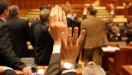 Az IMF privilégiumnak tartja a honatyák különnyugdíját