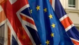 Maradna az EU-ban a britek kétharmada