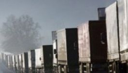 Nyolc kilométeres kamionsor alakult ki a nagylaki határátkelőnél