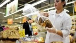 Adakozásra köteleznék francia mintára a szupermarketeket