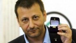 Átadták a Karinthy-gyűrűt Aradi Tibor humoristának