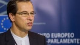 Sógor: az EP kövesse a washingtoni Kongresszus példáját restitúció-ügyben