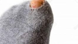 Lyukas zoknikat gyűjt egy magyar cég – egyedi újrahasznosítás