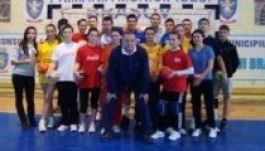 Tanítványai molesztálása miatt tartóztatták le az edzőt