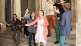 Nemzetközi produkció a Bánffy-palota udvarán