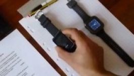 Okosóra segítségével puskázott egy diák