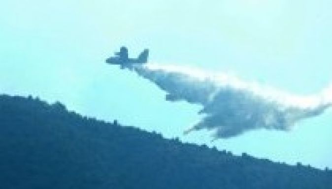 Repülőgépek is oltják az erdőtüzet Dubrovnik mellett