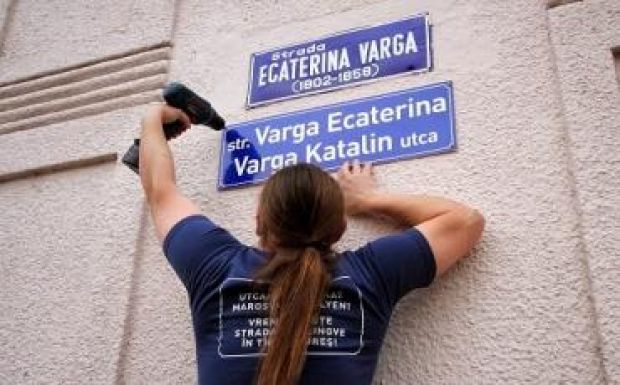 Utcanévtáblák – Bírósági úton kérik a rendőrfőnök felelősségre vonását