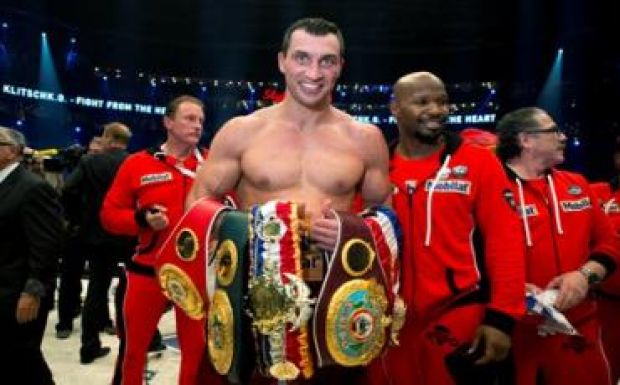 Klicsko a veretlen Fury  ellen teszi kockára címeit