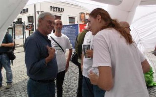 Magyarul is tájékozódhattak a nagyváradiak a korrupcióról