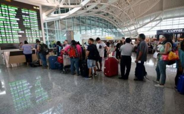 Reptereket zártak le Indonéziában vulkánkitörés miatt