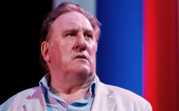 Gérard Depardieu az első francia Netflix-sorozat főszerepében
