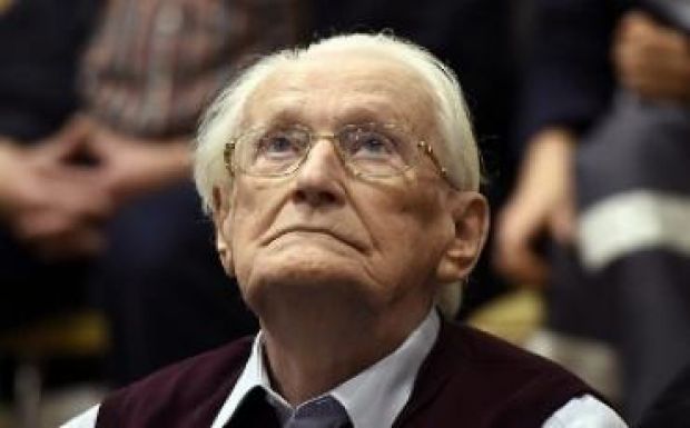 Háromszázezer rendbeli gyilkosságért négy év börtönt kapott Oskar Gröning