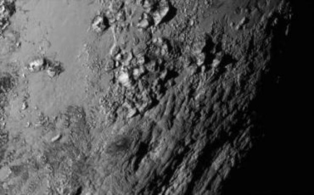 Fantasztikus képeket tett közzé a NASA a Plútóról