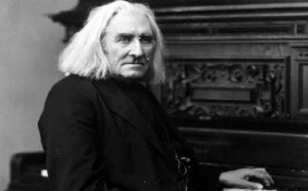 Bécsben állították ki Liszt Ferenc utolsó zongoráját