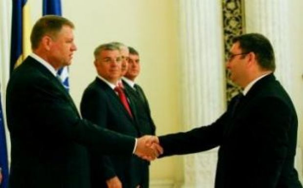 Ponta távollétében tette le a hivatali esküt az új miniszter