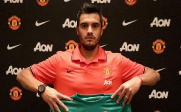 Az argentin válogatott kapusa aláírt a Manchester Unitednek 
