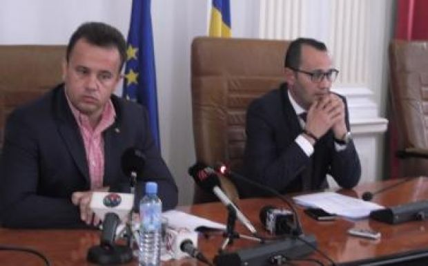 Pénzt kapnak a polgármesteri hivatalok