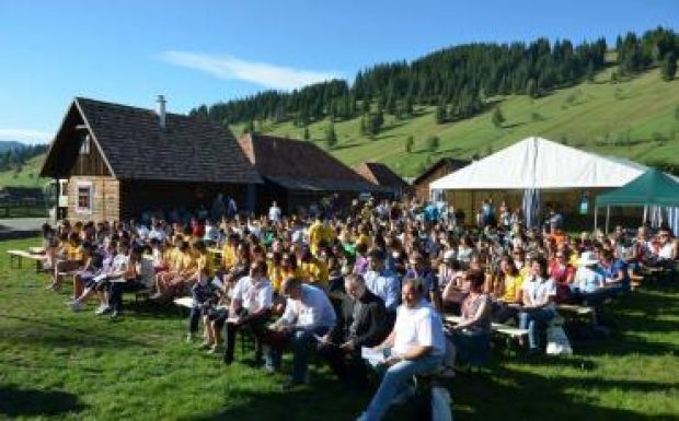 Kelemen Hunor részt vett a gyímesközéploki II. Erdélyi lutheránus ifjúsági találkozón