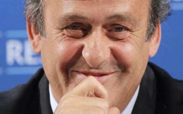 Michel Platini megpályázza a FIFA-elnökséget