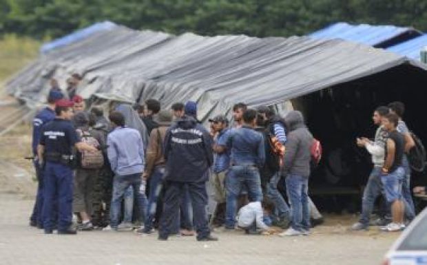 A magyar rendőrök terroristákat is keresnek az illegális bevándorlók között