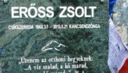 Erőss Zsolt tiszteletére emeltek emléktáblát Orotván