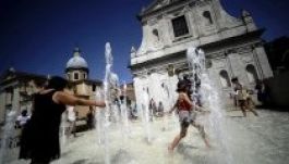 Negyven fokos hőségtől ájuldoznak a velenceiek