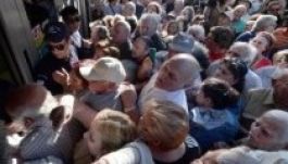 Hétfőig tart ki a bankok pénze Görögországban