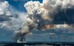 Már katonák is oltják a kanadai erdőtüzet