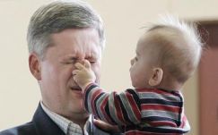 A nem túl fiatalon gyermeket vállalók a boldogabb szülők