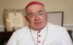 Rosszul lett tárgyalásán a pedofíliával vádolt nuncius