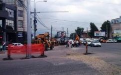 Két hatalmas pózna került Ploiești forgalmas útkereszteződésébe