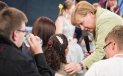 Mégis Németországban maradhat a Merkel által megríkatott kislány