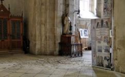 Sörfesztivál a Főtéren: omlott a vakolat a Szent Mihály templomban