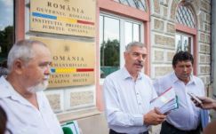 Ezerötszáz háromszéki kérdi a prefektustól, miért üldözi a magyar himnuszt