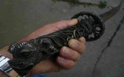 Londonban kapták el a rendőrökre támadó magyar szamurájt