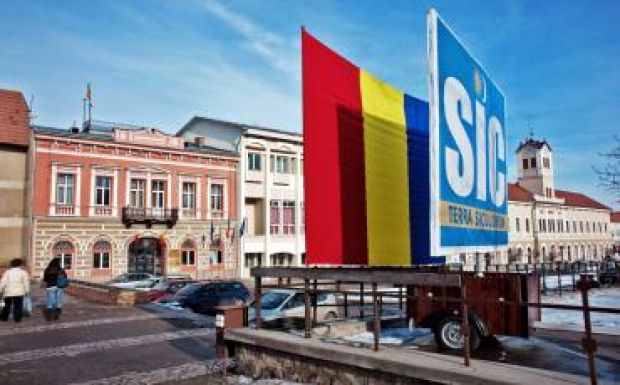 Sike Lajos: Fejbeverés zászlórúddal