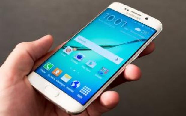 Csökkenti csúcskészülékei árát a Samsung