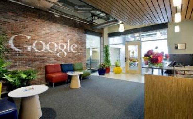 Nevet vált és átalakul a Google