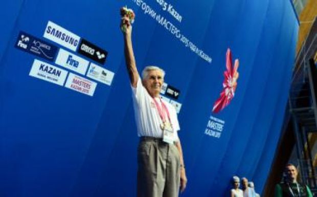 Úszásban világrekordot döntött a 95 éves magyar férfi