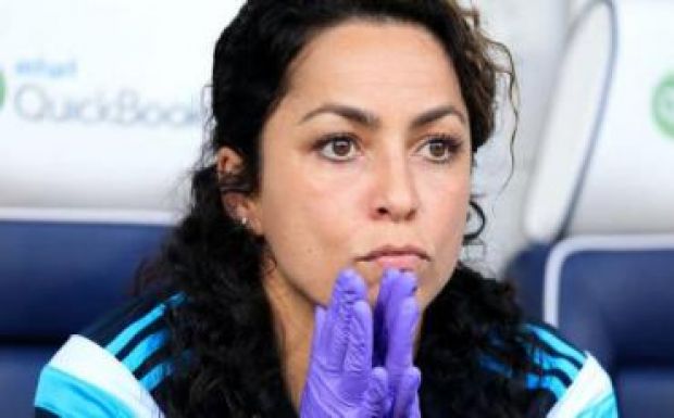 Kritikai össztűz zúdul Mourinhóra a szexi doktornő visszaminősítése miatt