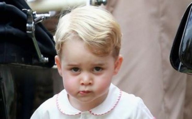 Lesifotósok zaklatják a 2 éves György herceget