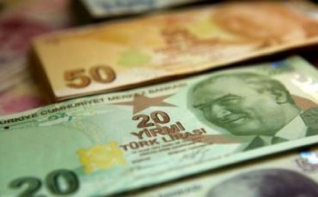 Nagyot zuhant a török líra hétfőn