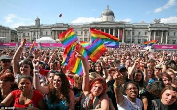 A brit fiatalok közel fele nem tartja magát teljesen heteroszexuálisnak