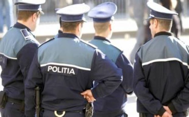 A rendőrök egyenesen 70 százalékos béremelést követelnek