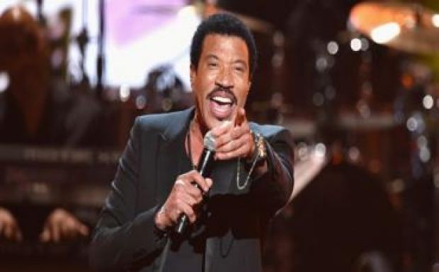 Lionel Richie az év személyiségeként kap Grammy-díjat februárban